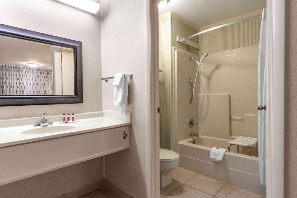 Days Inn by Wyndham Grants 9/22
