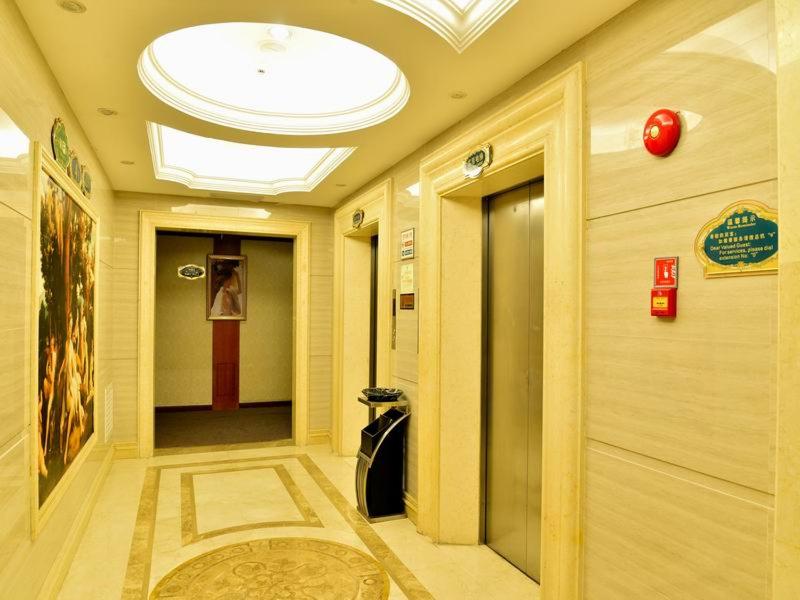 Vienna Hotel (Dongguan Houjie Wanda Plaza) 14/18