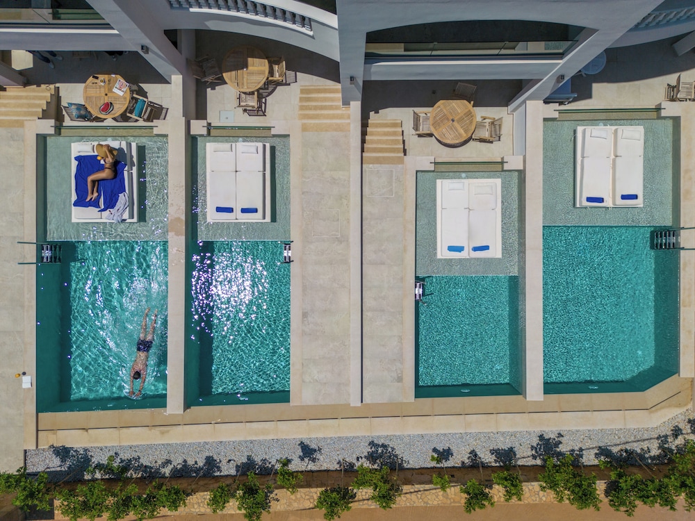 Parthenis Beach Apartments 2/50