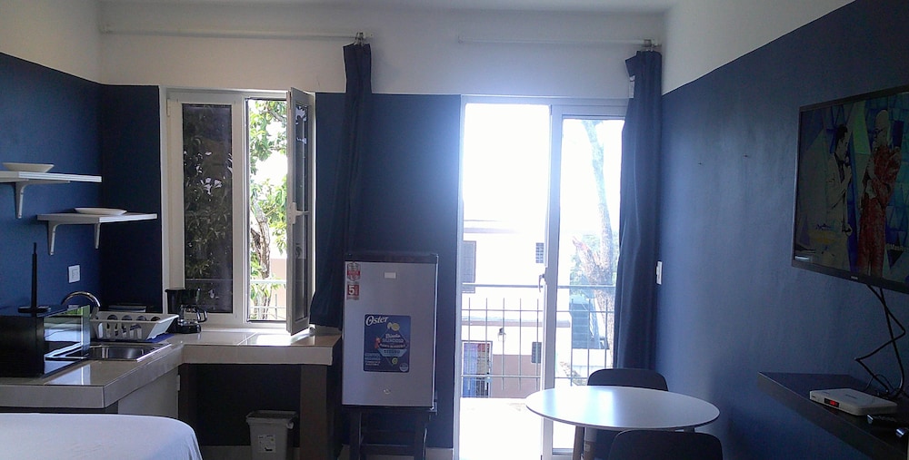 E&amp;J Boutique Residences 50/50