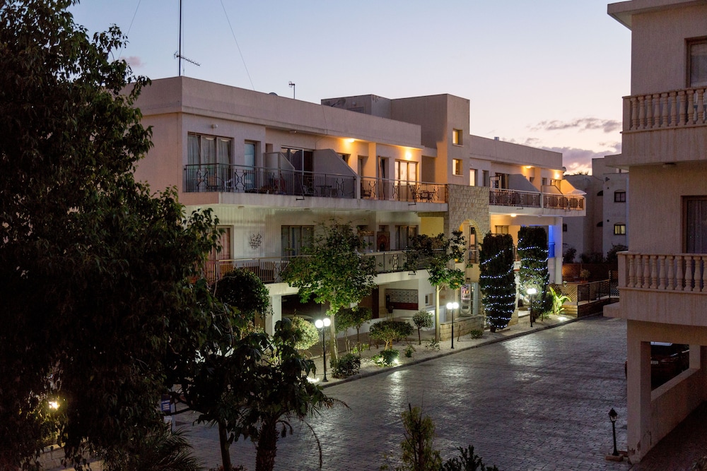 Kings Holiday Apartments 36/42