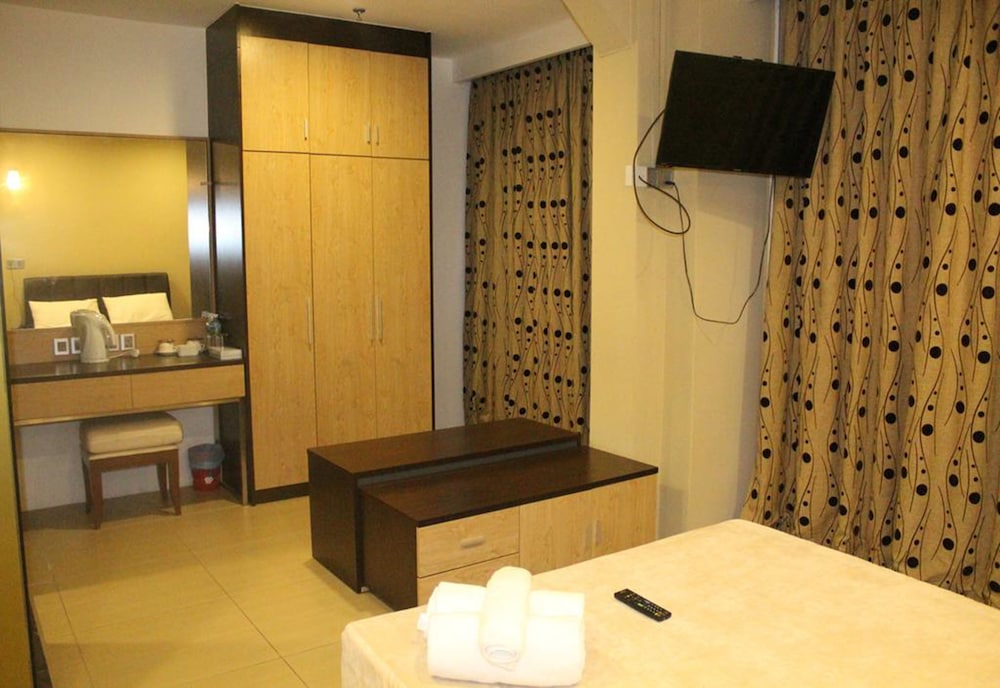 T Hotel Jalan Tar 27/45