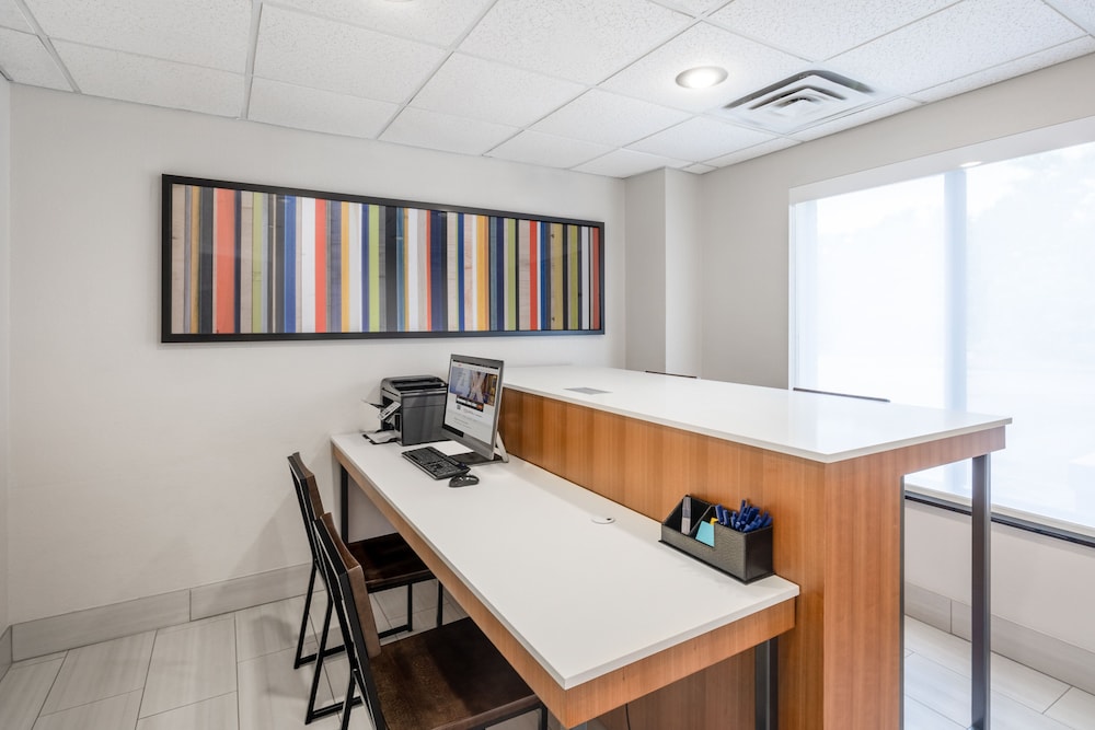Holiday Inn Express Hotel Suites Tell City 60/62