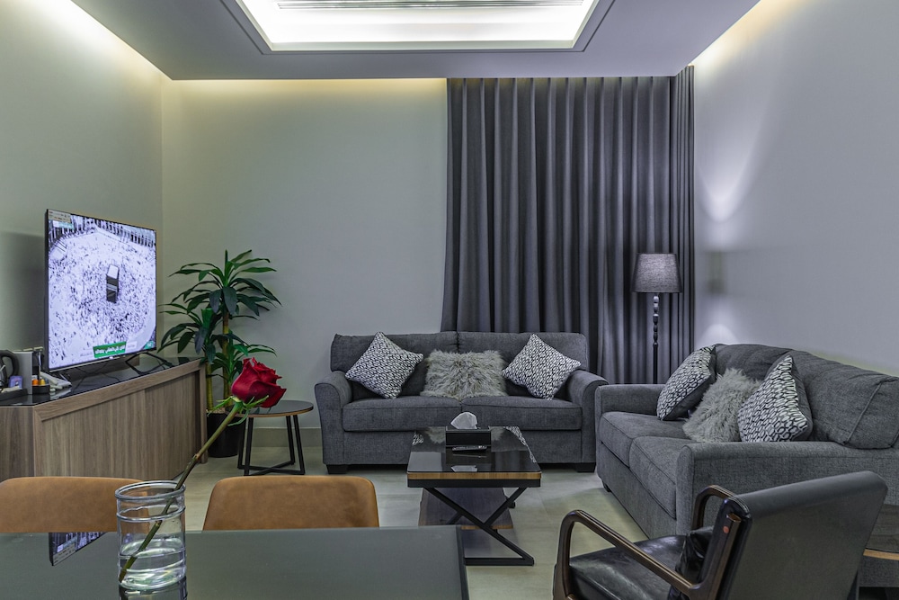 Land Walk Al Taawoun Hotel 52/62