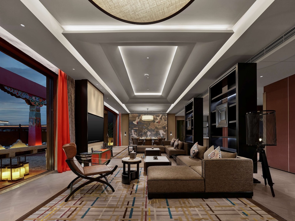 Hilton Shigatse 43/54