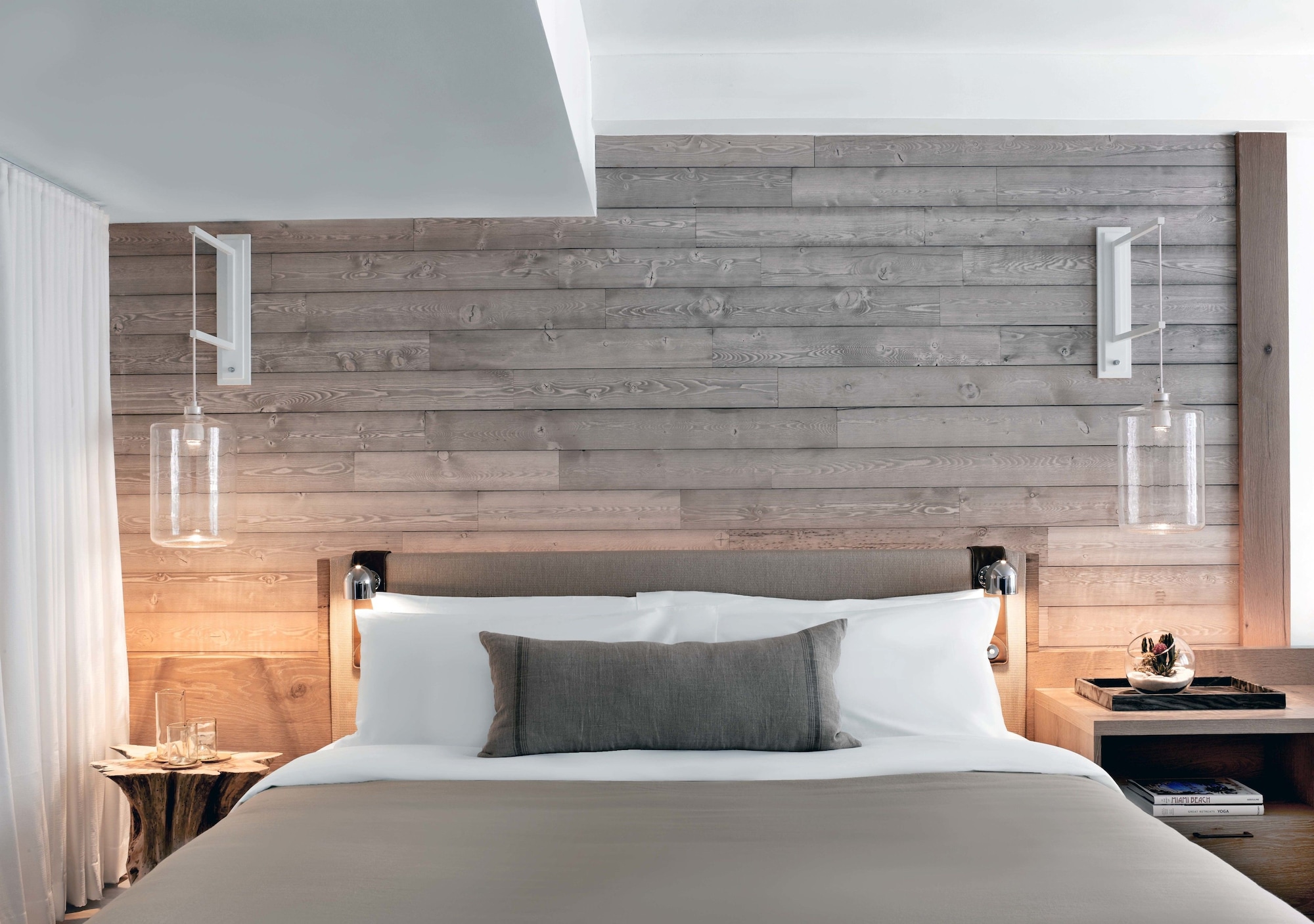 ROOM, KING BED