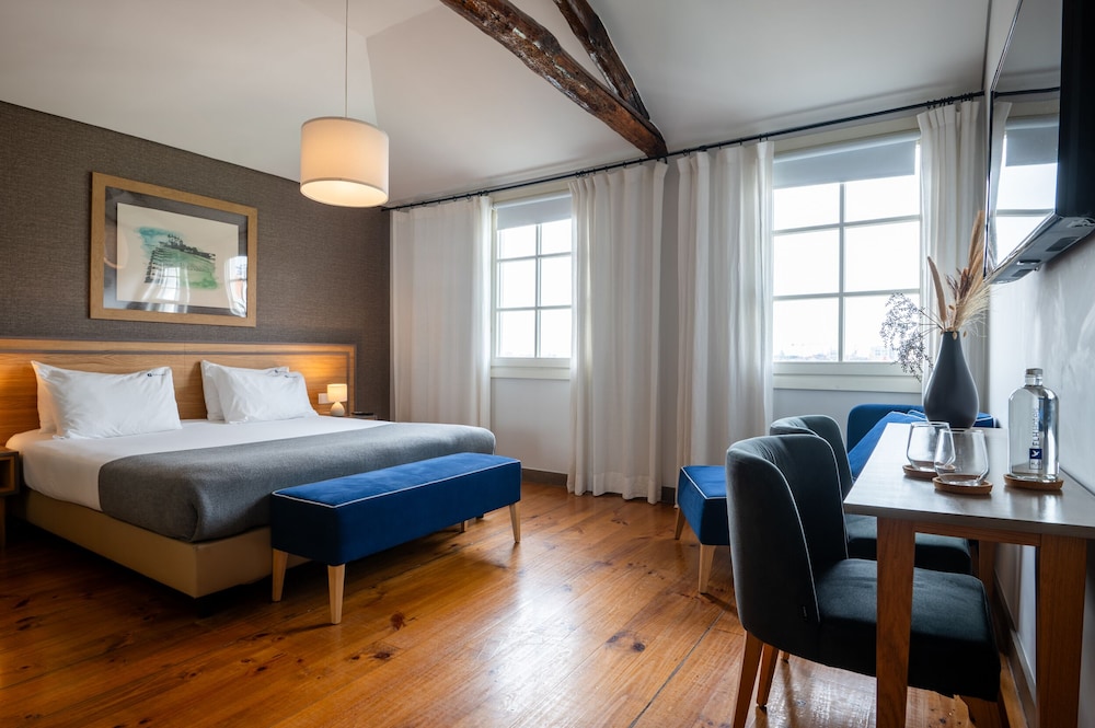 Santa Catarina FLH Suites 7/31