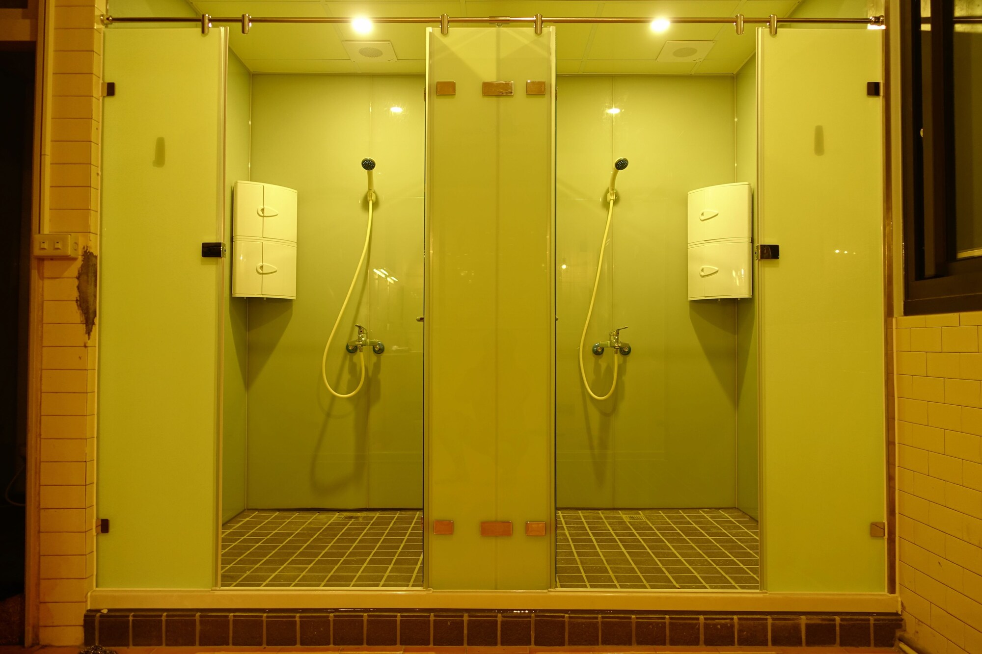 MALE DORM, SHARED, SHARED BATHROOM