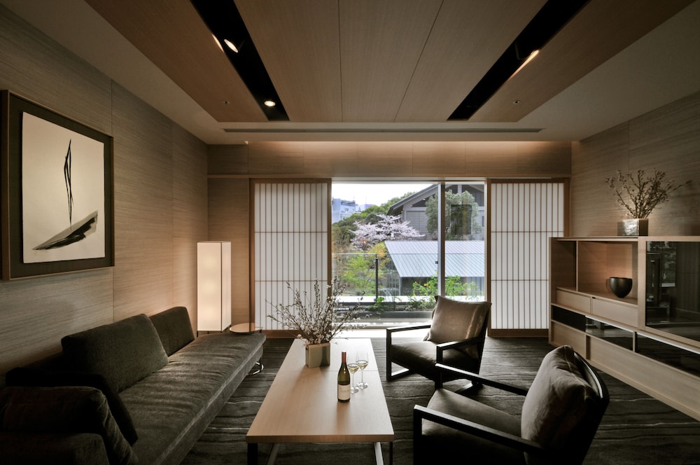 The Capitol Hotel Tokyu 44/74