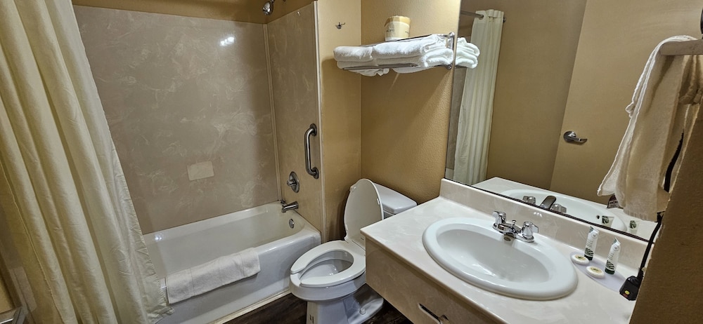 Weston Inn Suites 55/55