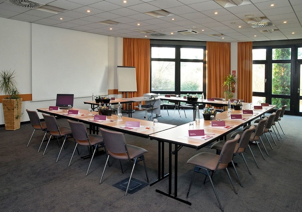 Vienna House Easy by Wyndham Frankfurt Airport 52/60