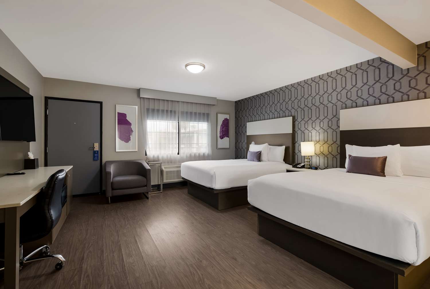 Family, 1 Double and 2 Queen Beds