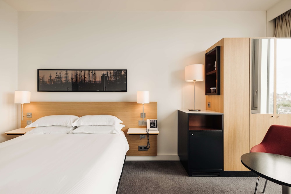 Doubletree By Hilton Amsterdam Centraal Station 22/88
