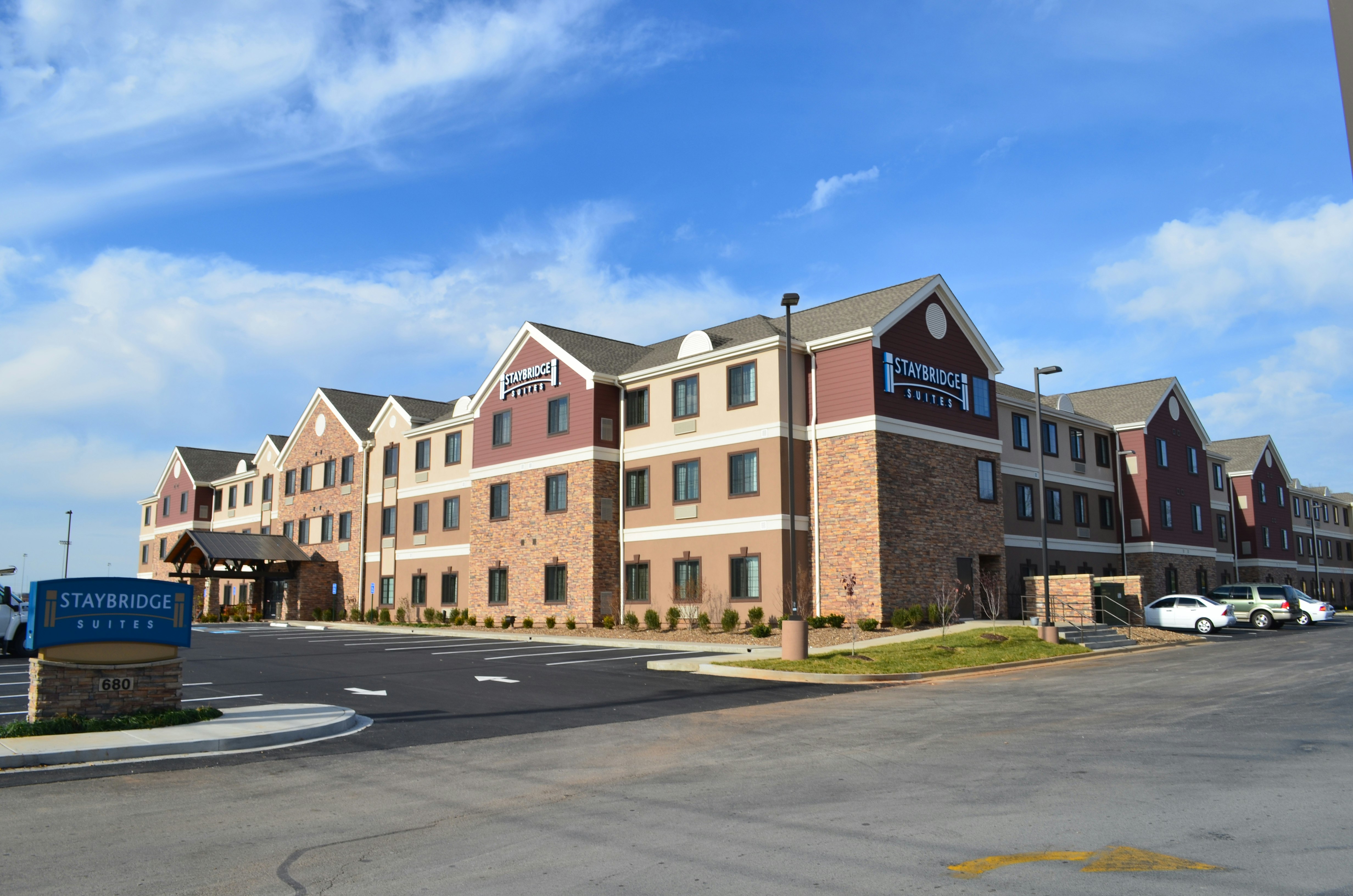 STAYBRIDGE SUITES BOWLING GREEN 60/68