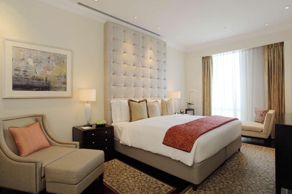 Raffles Makati 18/50