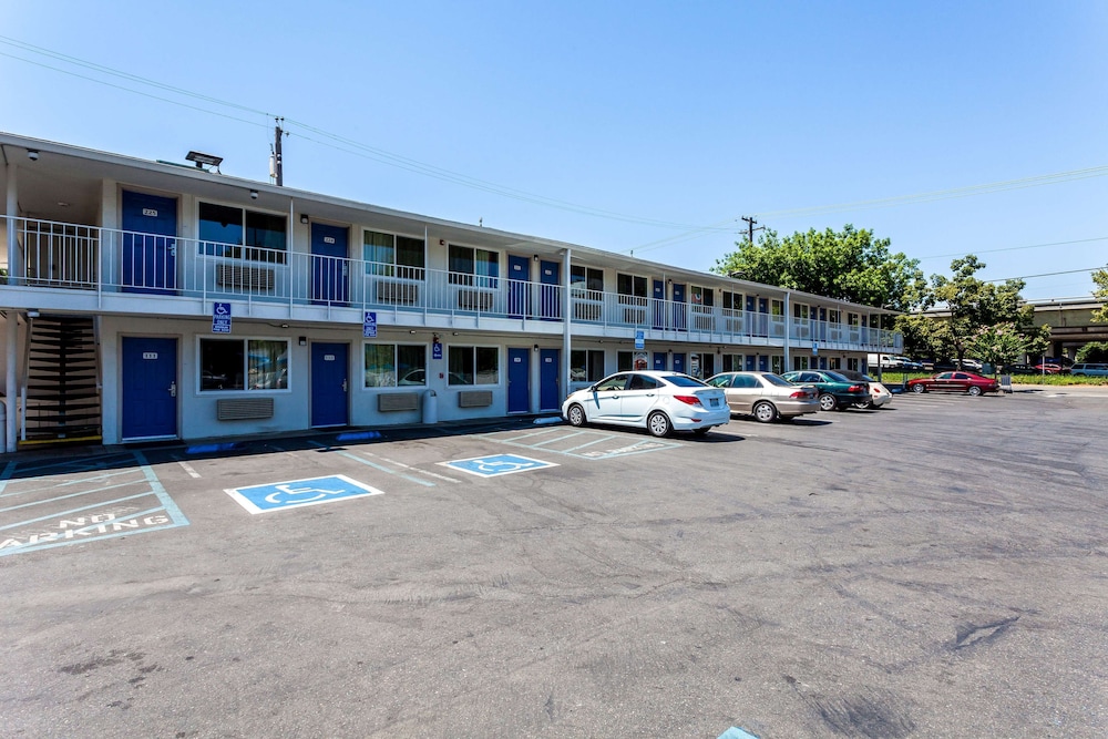 Motel6 Sacramento, CA - Downtown 46/60