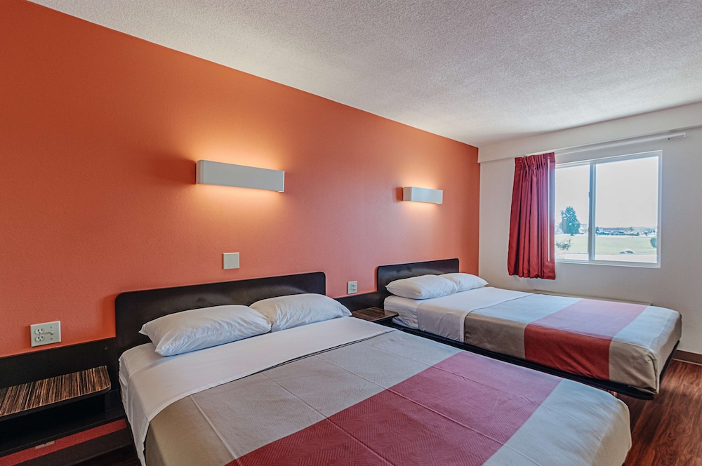 Motel6 Martinsburg, WV 20/42