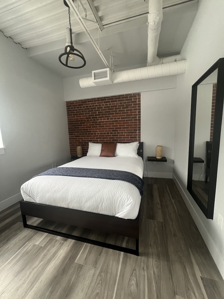 Station 1 - Suites Boutique Hotel 3/50
