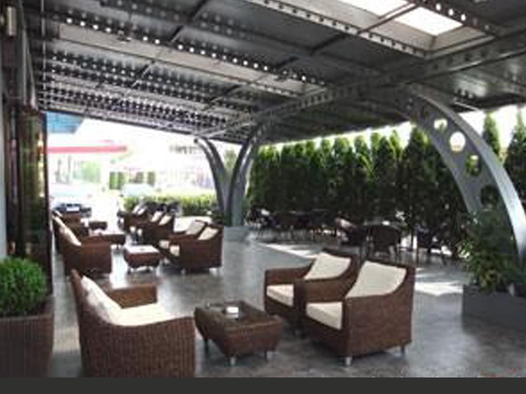 Emka Hotel 25/32