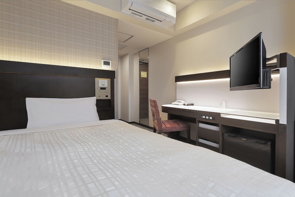 ROOM, SINGLE