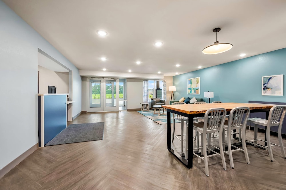 WoodSpring Suites Baton Rouge Airport 52/65