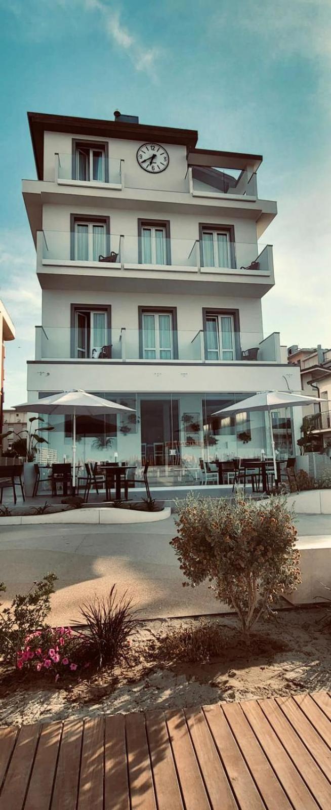 Hotel Brienz 5/50