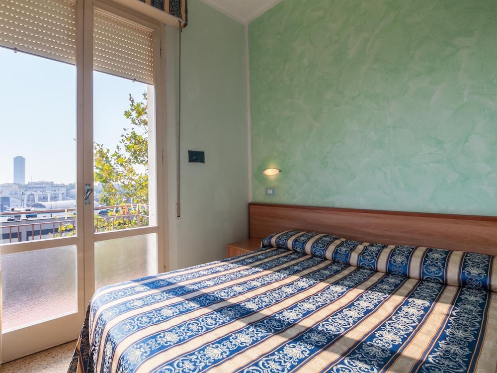 Hotel Promenade Universale 7/50