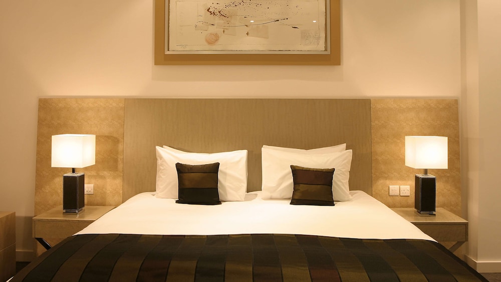 Superior, PARK PLAZA CARDIFF 5/7