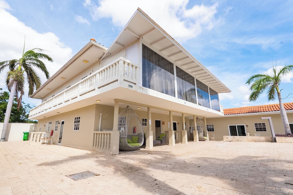 Delynne Boutique Hotel 5/50