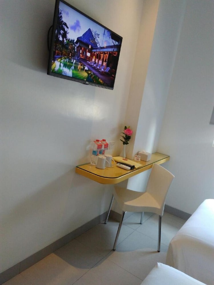 Amaris Hotel Margorejo Surabaya 28/32