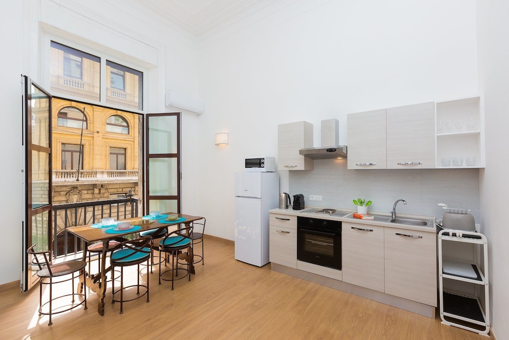 Prestigious Apartment Via Barberini 38/50