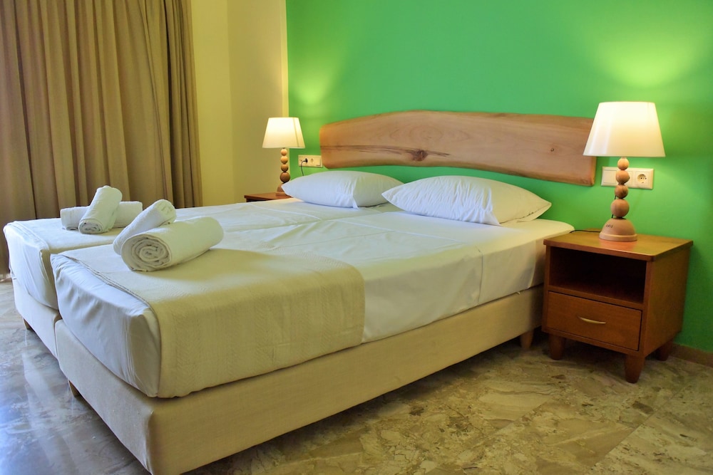 Aris Hotel Paleochora 27/42