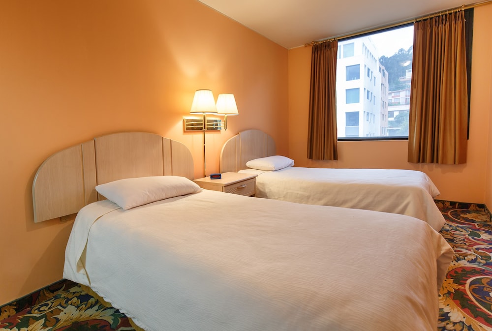 Stanford Suites 13/69