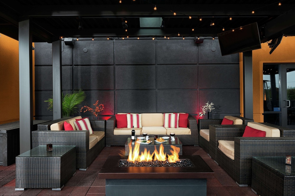 Doubletree By Hilton Roseville Minneapolis 20/40