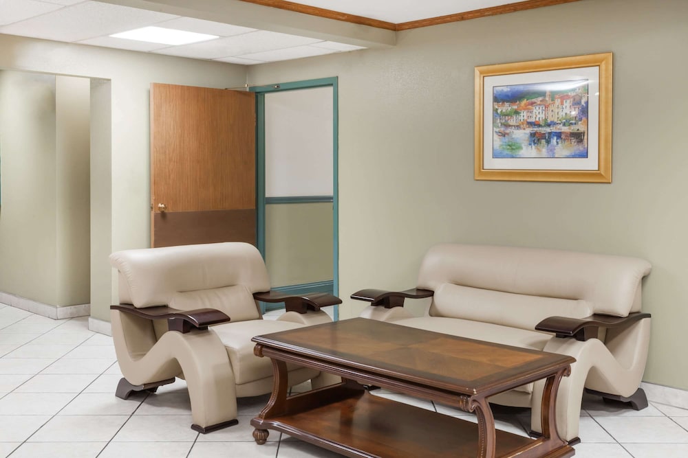 Fairbridge Inn Express Decatur IL 21/34