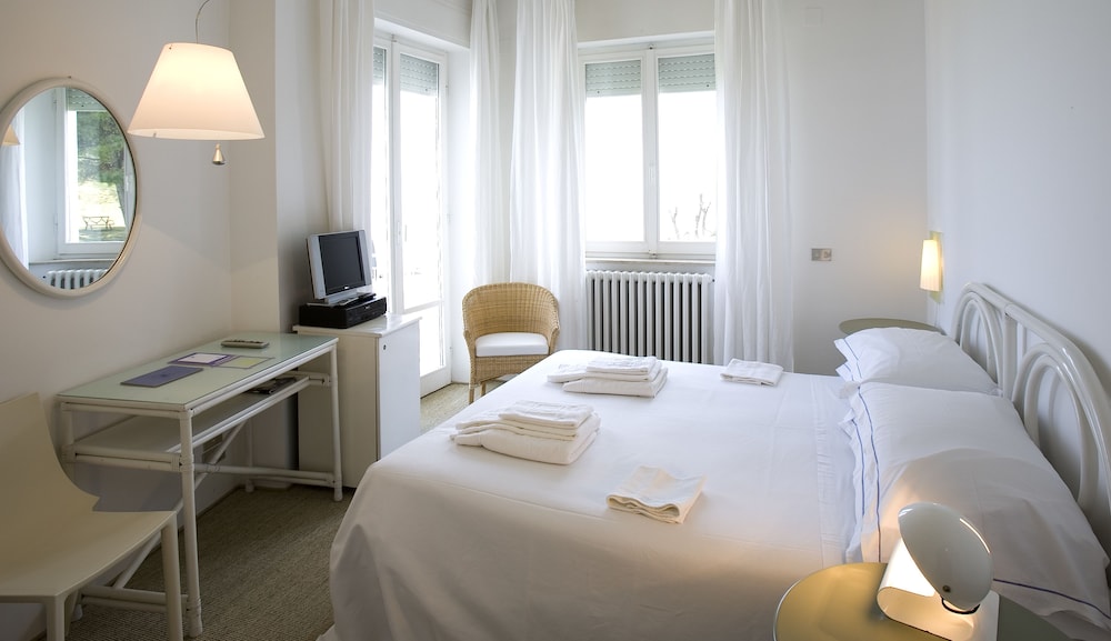Hotel Emilia 11/48