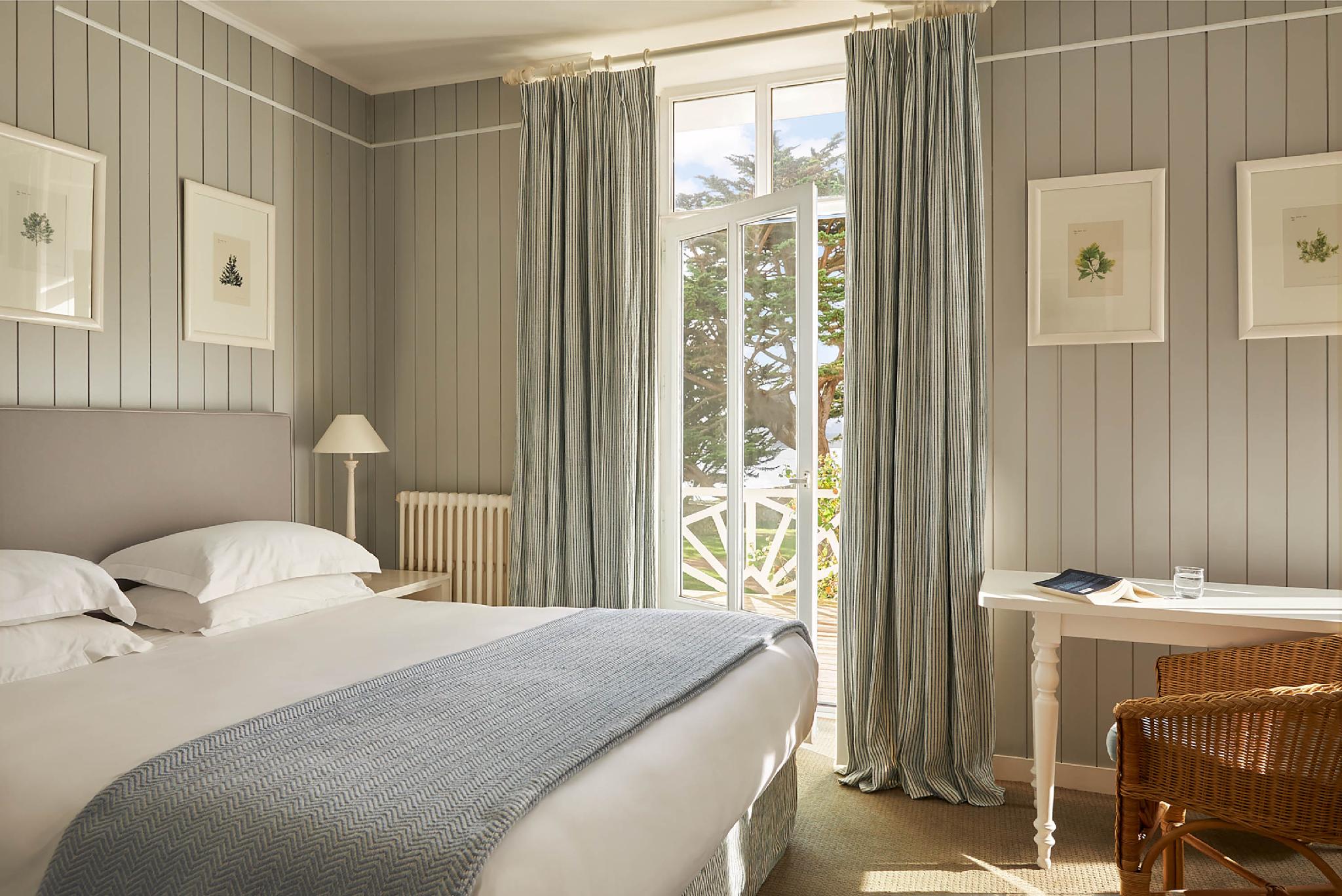 Superior, Double Bed, Park and Sea View