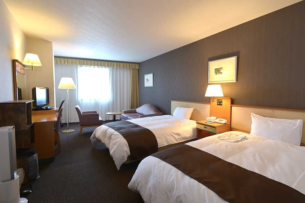 2 BEDROOMS, DELUXE, TWIN BEDS