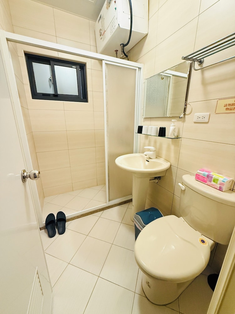 Frank's Hostel 43/50
