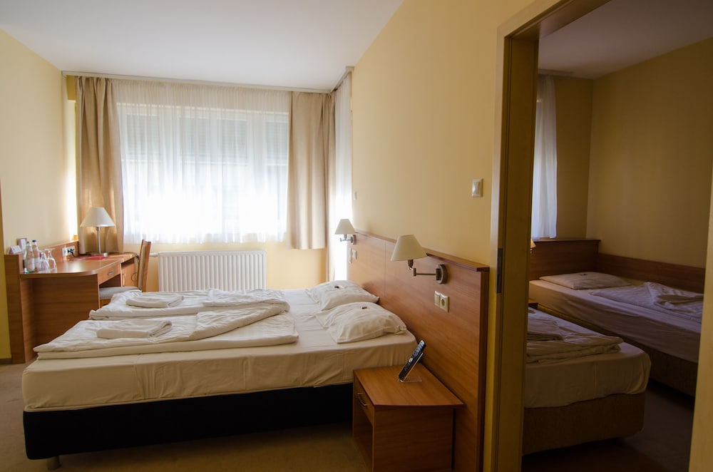CIVITAS BOUTIQUE HOTEL 8/79