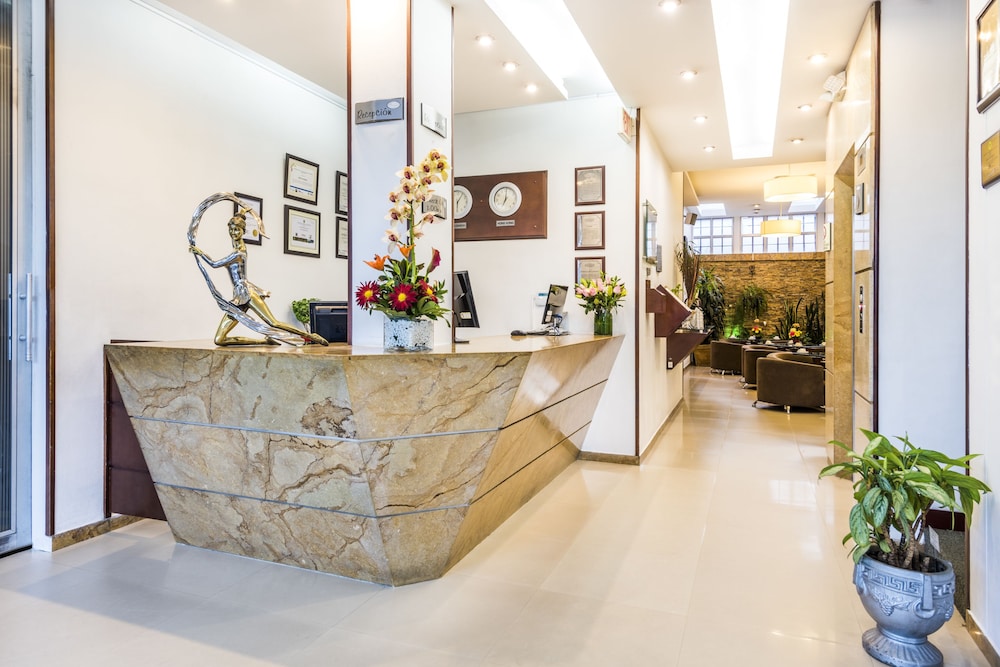 Hotel Platinum Suite 8/49
