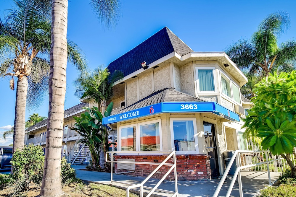 Motel6 Riverside, CA - South in RIVERSIDE - CA