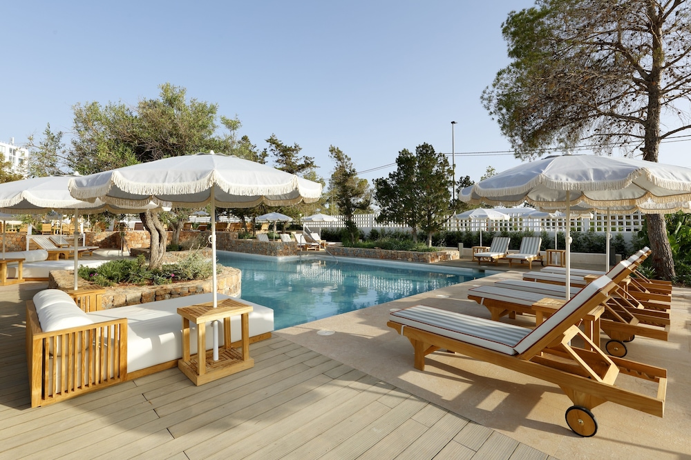 The Signature Level at TRS Ibiza Hotel 53/60