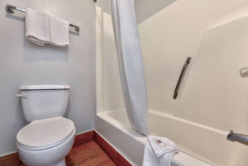 Motel6 Cookeville, TN 50/54