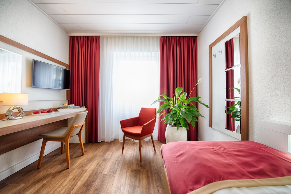 Hotel Senator 37/50
