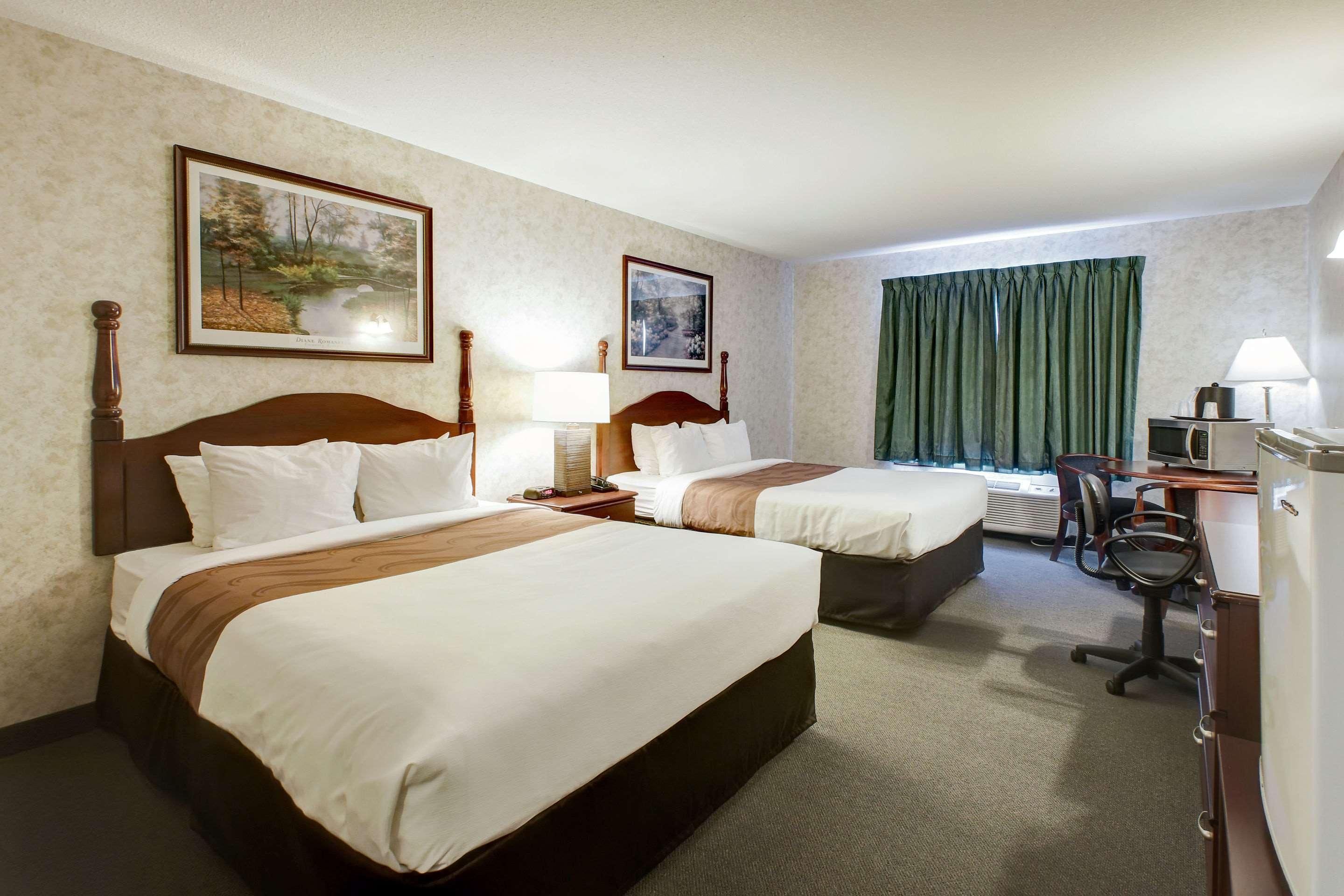 Ramada by Wyndham Nisku 13/36