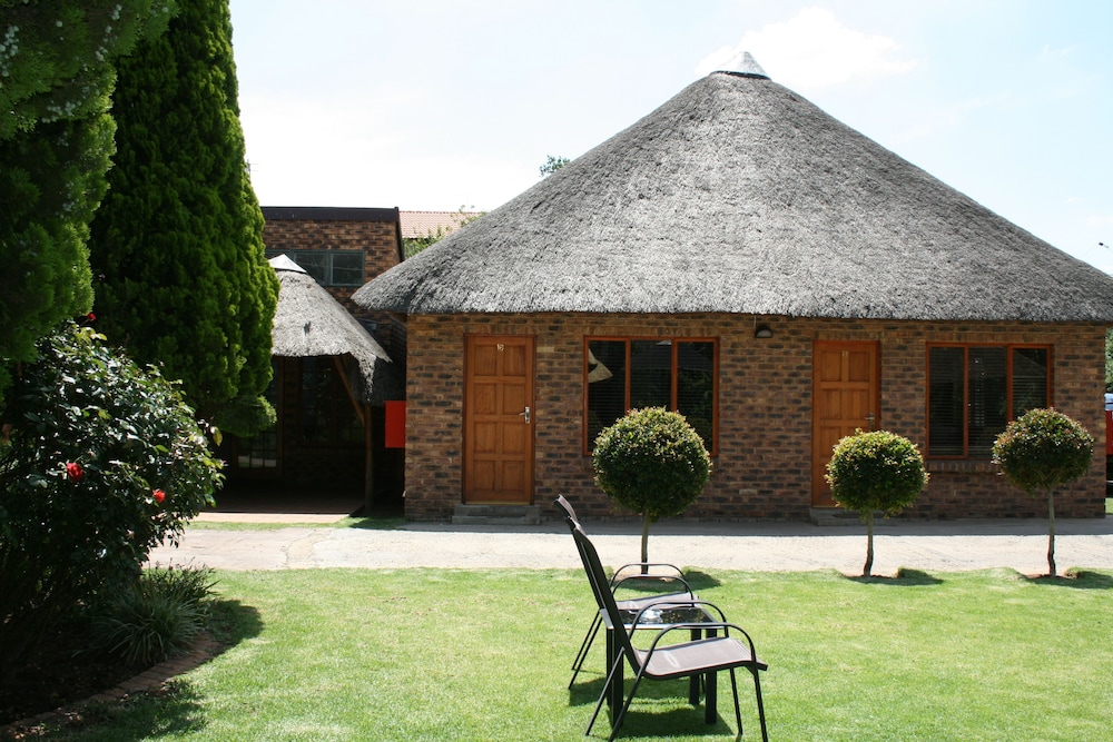 Aero Guest Lodge 63/68