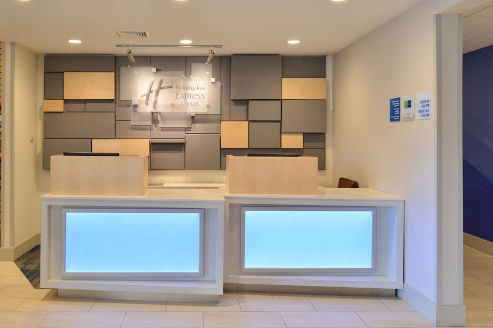 Holiday Inn Express Hotel Suites Stevens Point 19/57