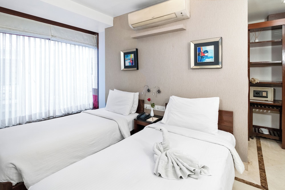DELUXE, DOUBLE BED