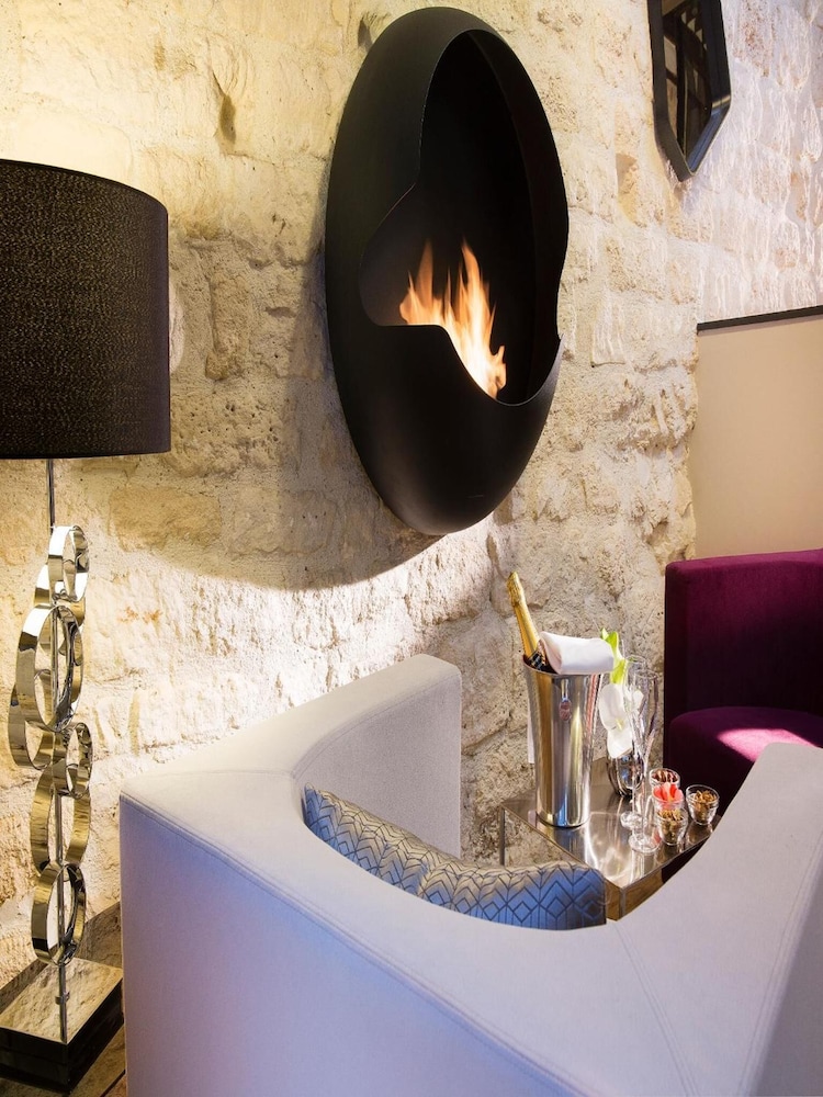 Hotel Jacques de Molay 4/44